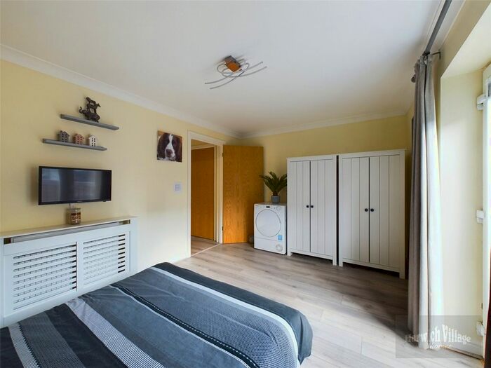 1 Bedroom Flat For Sale In Empire Road, Dovercourt, Harwich, CO12