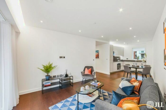 2 Bedroom Flat To Rent In Malthouse Road, London, SW11