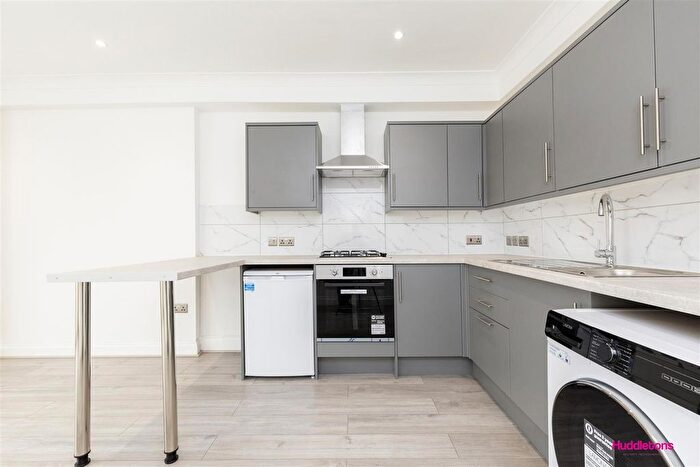 1 Bedroom Flat To Rent In Hercules Street, London, N7