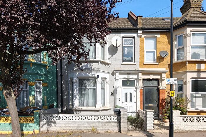 4 Bedroom Property For Sale In Second Avenue, Walthamstow, E17