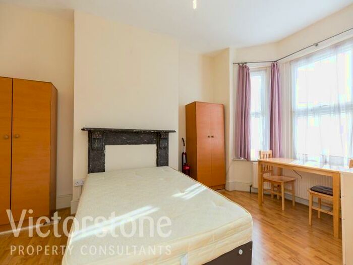 Studio To Rent In College Place, Camden, London, NW1