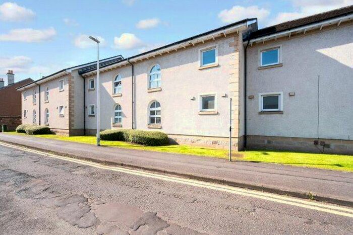 2 Bedroom Flat To Rent In Claycrofts Place, Stirling, FK7