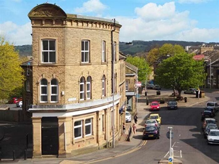 2 Bedroom End Of Terrace House To Rent In The Green, Idle, Bradford, West Yorkshire, BD10