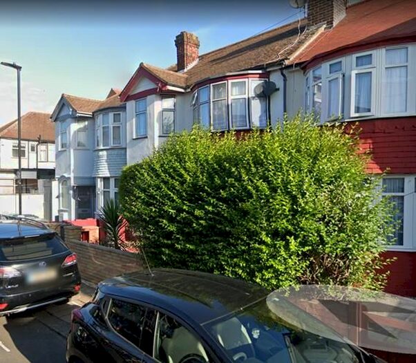 4 Bedroom Property To Rent In Riverside Road, Haringey, London, N15