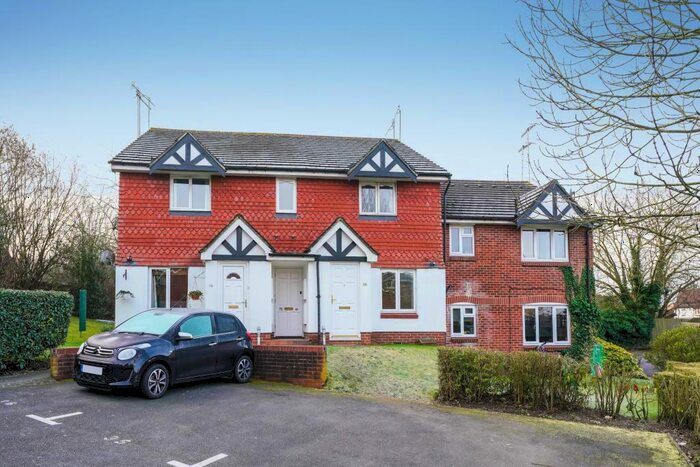 1 Bedroom Apartment To Rent In Eyston Drive, Weybridge, Surrey, KT13