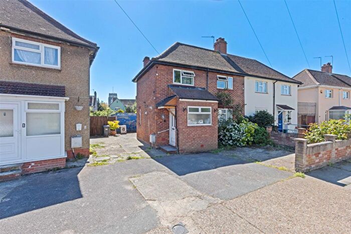 2 Bedroom Semi Detached House For Sale In Brentwick Gardens, Brentford, TW8