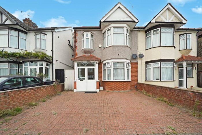 5 Bedroom Semi Detached House For Sale In Wycombe Road, Ilford, IG2
