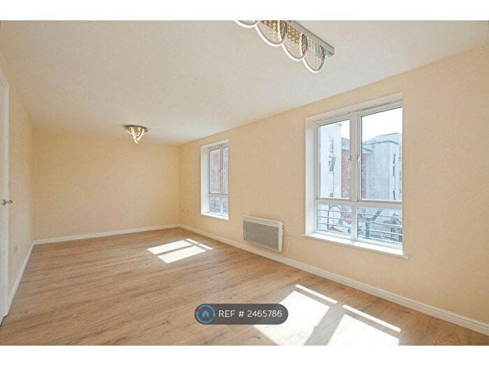 2 Bedroom Flat To Rent In Felixstowe Road, London, SE2