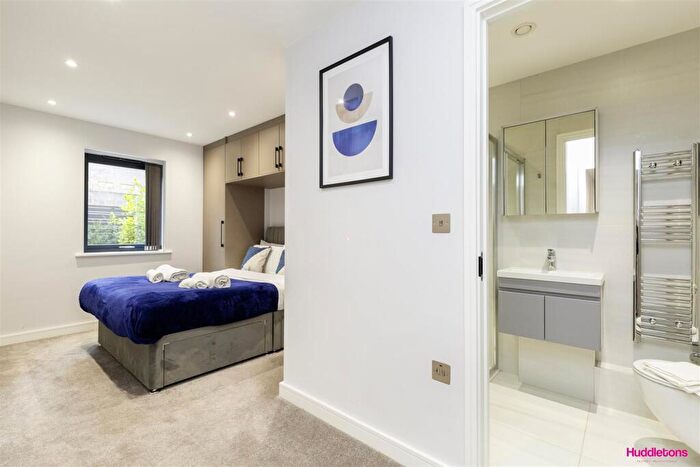 3 Bedroom Flat To Rent In The Hyde, Hendon, NW9