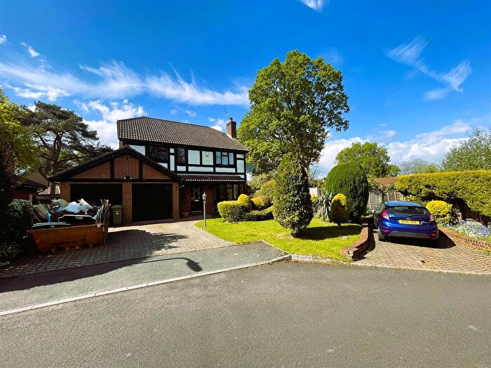 4 Bedroom Detached House To Rent In Firs Drive, Hedge End, SO30