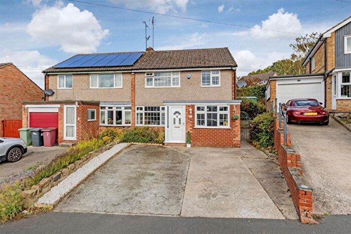 3 Bedroom Semi-Detached House For Sale In Fishponds Close, Wingerworth, Chesterfield, S42