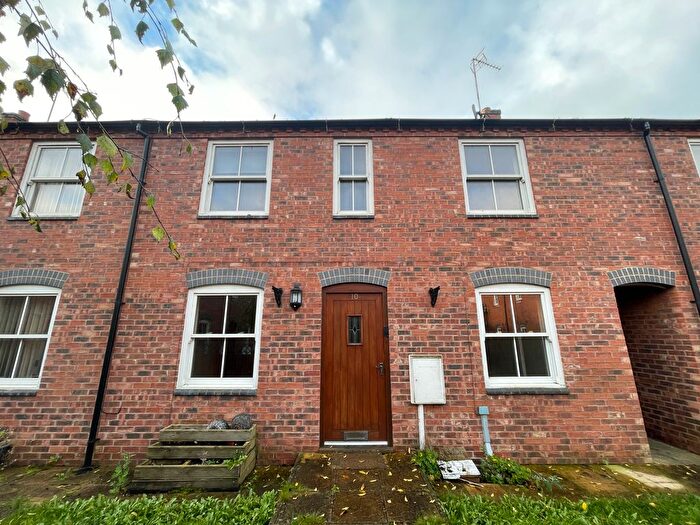 3 Bedroom End Of Terrace House To Rent In Station Street, Atherstone, CV9