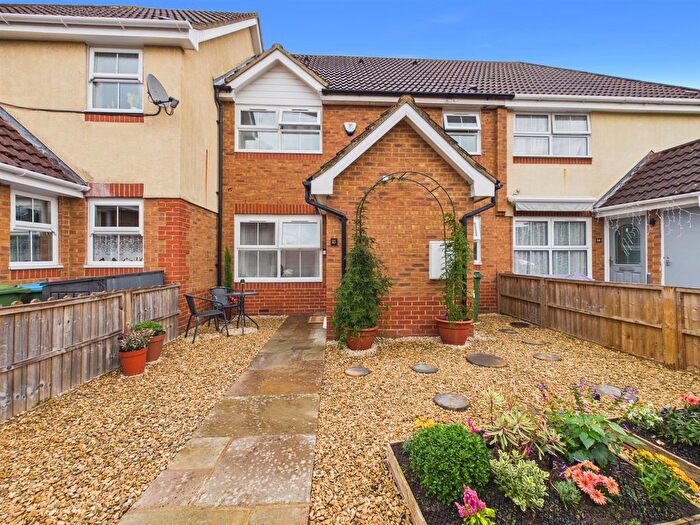 1 Bedroom Terraced House For Sale In , Furrow Close, Hawkslade, Aylesbury, HP21