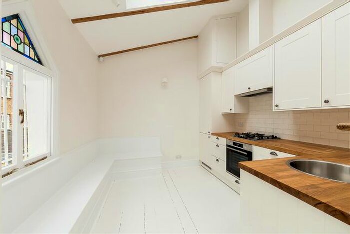 2 Bedroom Cottage To Rent In Irving Road, Brook Green, London, W14