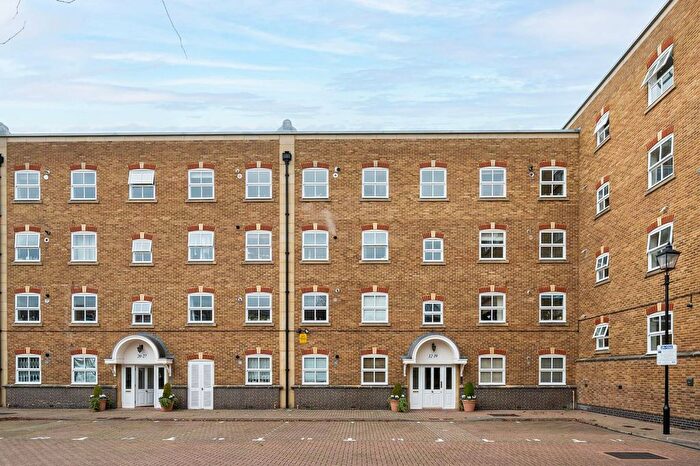 2 Bedroom Flat To Rent In Leathermarket Court, London Bridge, London, SE1