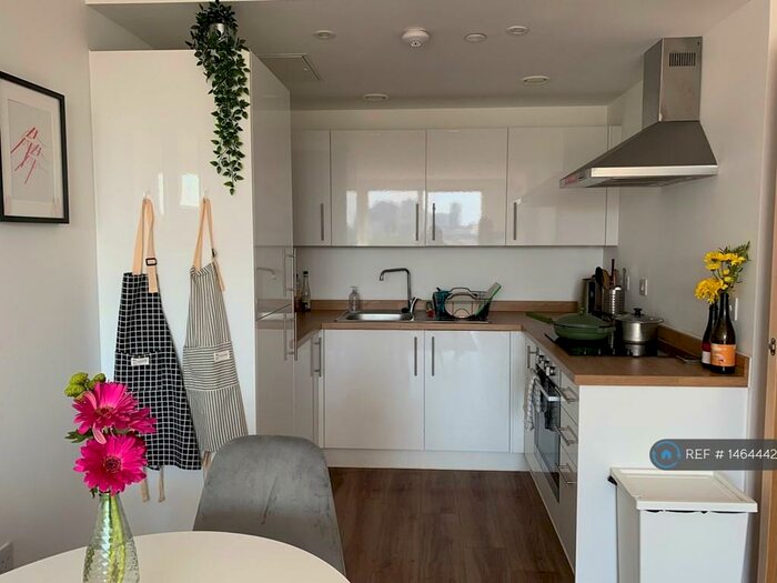 2 Bedroom Flat To Rent In Trafford Road, Manchester, M5