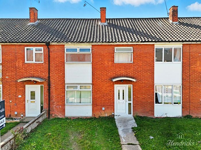 4 Bedroom Terraced House For Sale In Long Lynderswood, Basildon, SS15