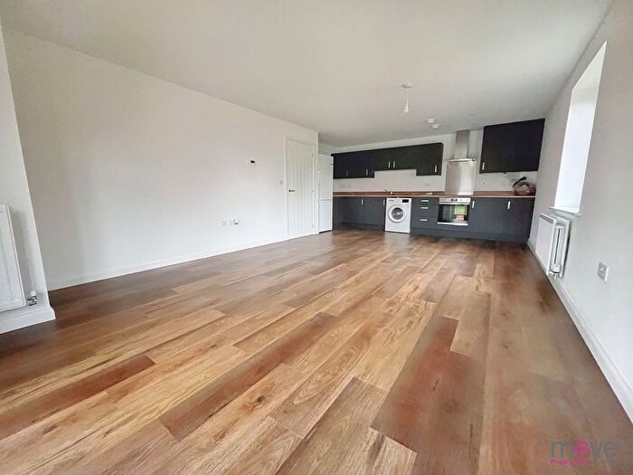 2 Bedroom Flat To Rent In Ridge Close, Cheltenham, GL52