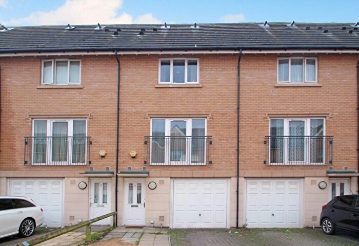 4 Bedroom Terraced House To Rent In Varcoe Gardens, Hayes, UB3