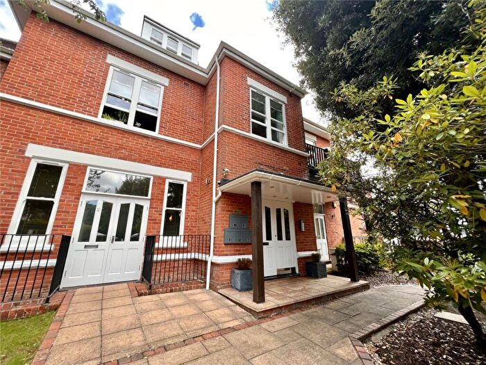 2 Bedroom Flat To Rent In Meyrick Park Crescent, Bournemouth, Dorset, BH3