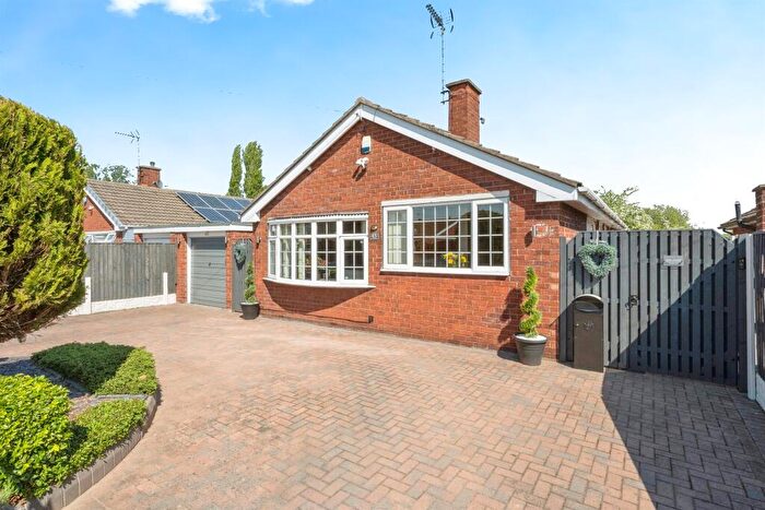 3 Bedroom Detached Bungalow For Sale In Newfields Avenue, Moorends, Doncaster, DN8