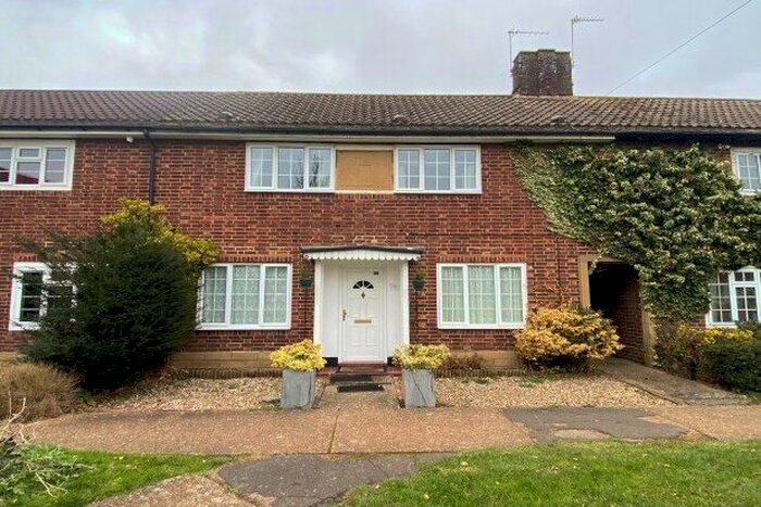 3 Bedroom Property To Rent In Douglas Road, Esher, KT10