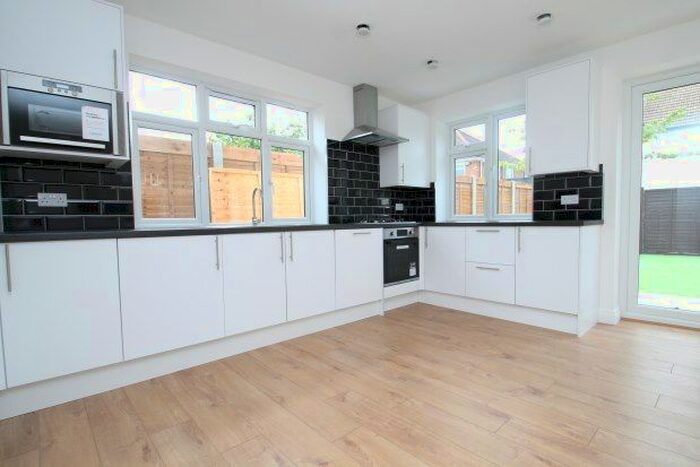 3 Bedroom Bungalow To Rent In Maberley Road, Kent, BR3