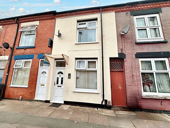 4 Bedroom Terraced House For Sale In Thurlby Road, Leicester, LE5