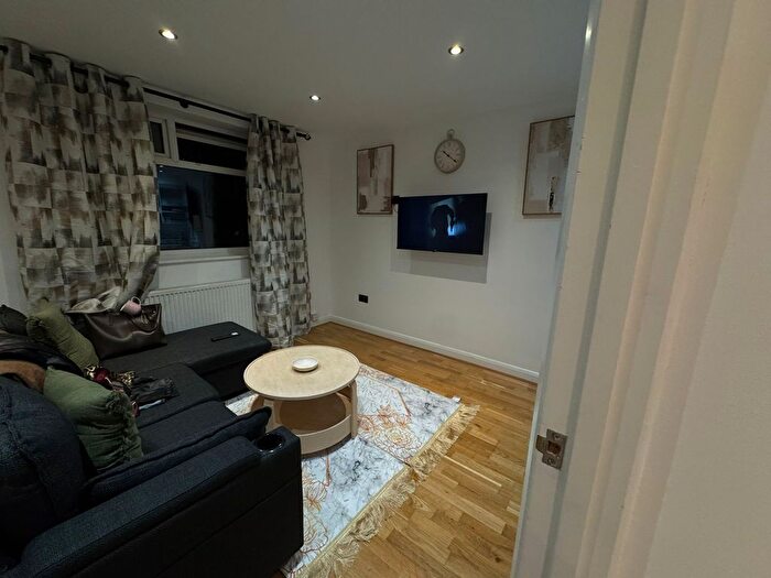 1 Bedroom End Terrace House To Rent In Shroffold Road, Bromley, Kent, BR1