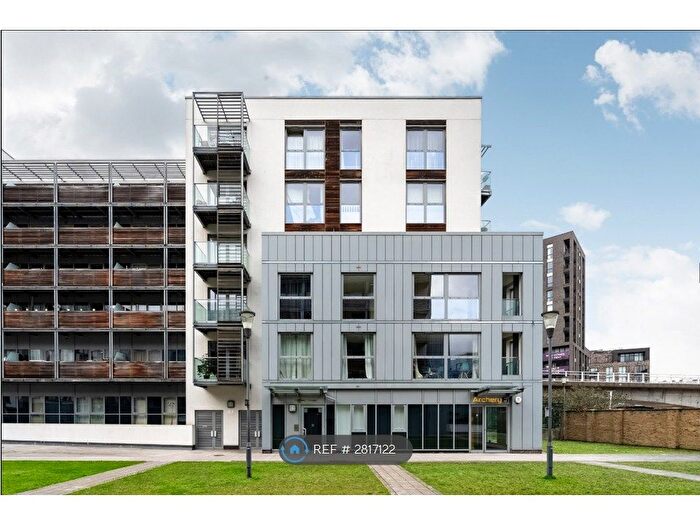 2 Bedroom Flat To Rent In Merryweather Place, London, SE10