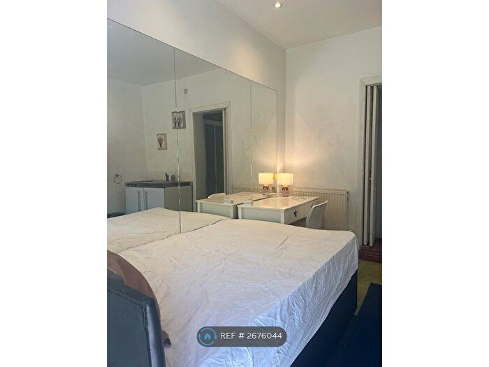 Studio To Rent In Cannon Park, Coventry, CV4