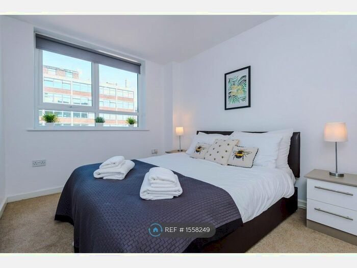 1 Bedroom Flat To Rent In Grove House, Manchester, M16