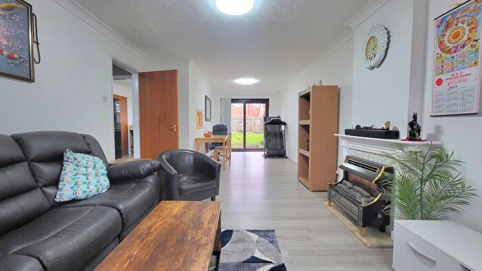 3 Bedroom Detached House For Sale In Lavington Grange, Peterborough, PE1