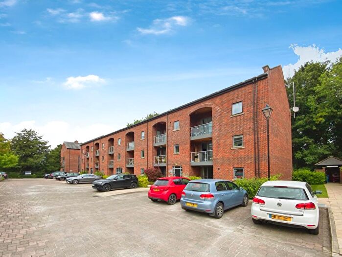 2 Bedroom Flat For Sale In Philip Godlee Lodge, Wilmslow Road, Didsbury, Manchester, M20