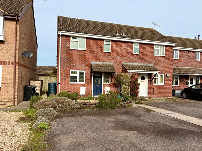 2 Bedroom Semi Detached House For Sale In Wagtail Close, Swindon, SN3