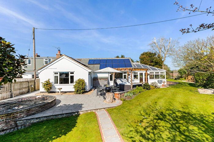 3 Bedroom Detached House For Sale In Marlborough Road, Pewsey, SN9