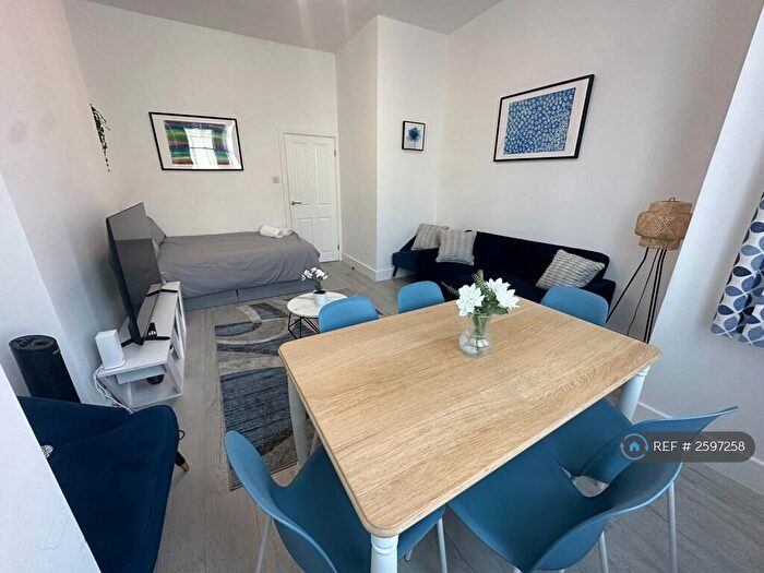 2 Bedroom Flat To Rent In Tubbs Road, London, NW10