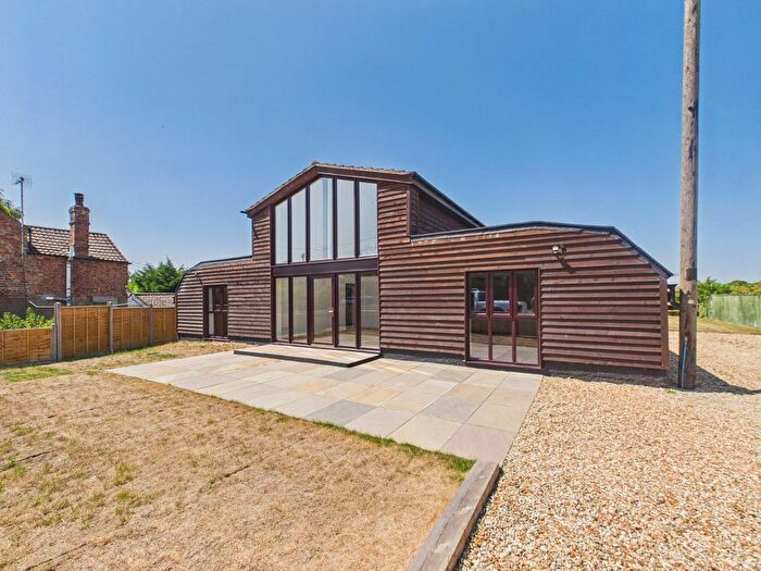3 Bedroom Barn Conversion For Sale In Outwell Road, Outwell, Wisbech, PE14