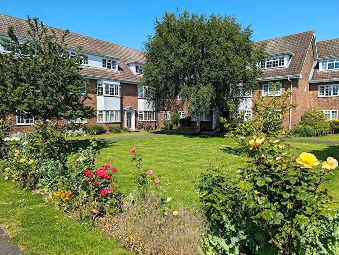2 Bedroom Flat For Sale In Sycamore Close, Sutton, Carshalton, SM5