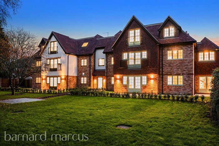 2 Bedroom Apartment For Sale In Hillbury Road, Warlingham, CR6