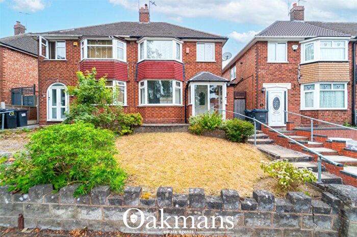3 Bedroom Semi-Detached House For Sale In Kingshurst Road, Birmingham, West Midlands, B31