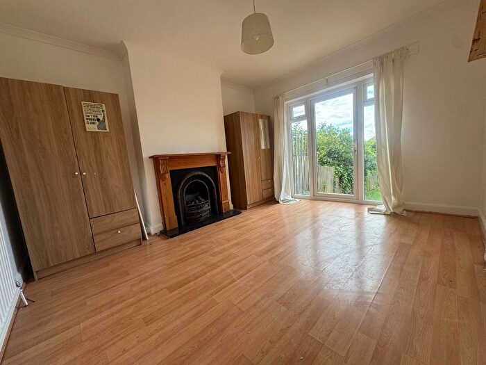 4 Bedroom Property To Rent In Minehead Road, London, SW16