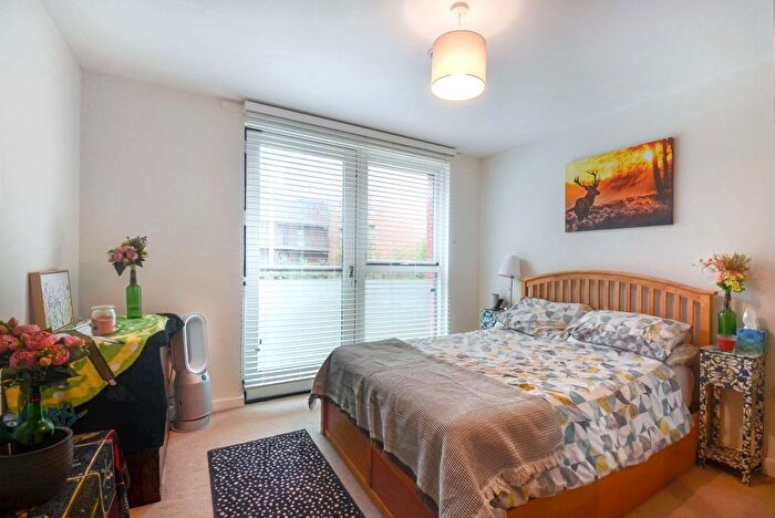 1 Bedroom Flat For Sale In Headstone Drive, Harrow, HA1