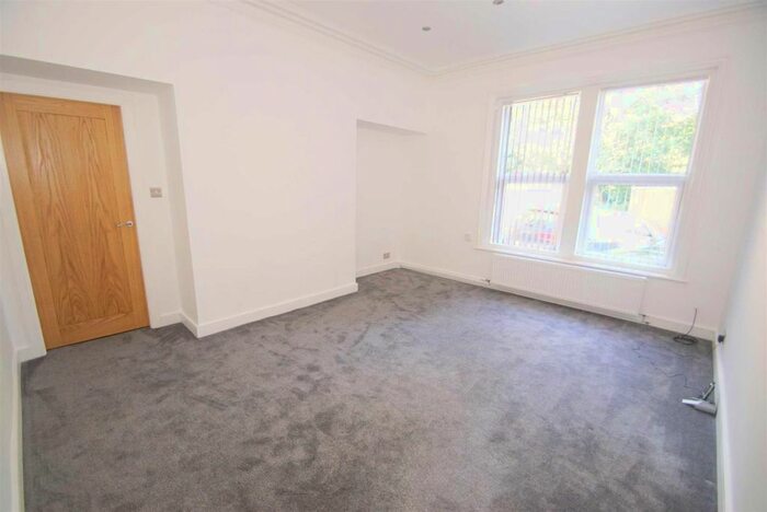 2 Bedroom Flat To Rent In Ivy House, Church Lane Chapel Allerton, Leeds LS7