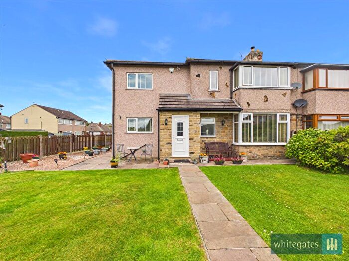 4 Bedroom Semi-Detached House For Sale In Plumpton Walk, Bradford, West Yorkshire, BD2