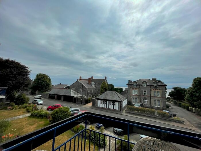 3 Bedroom Maisonette To Rent In Bradford Place, Penarth, CF64