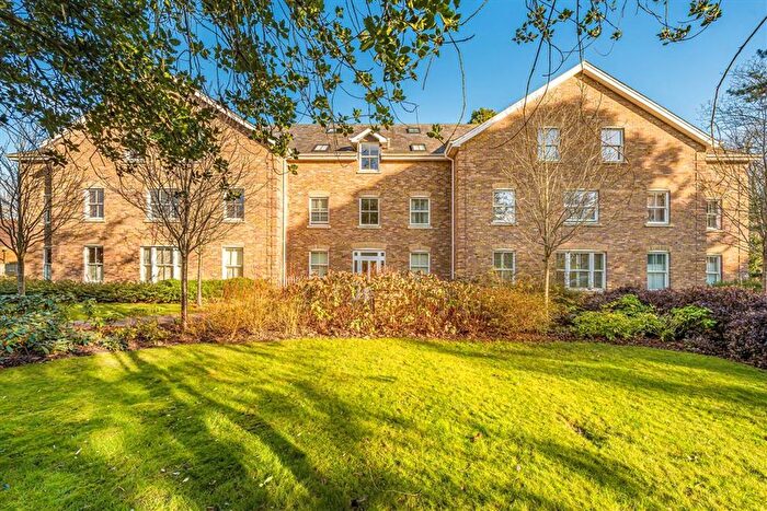 1 Bedroom Flat To Rent In Langdon Park, Middlesex, TW11