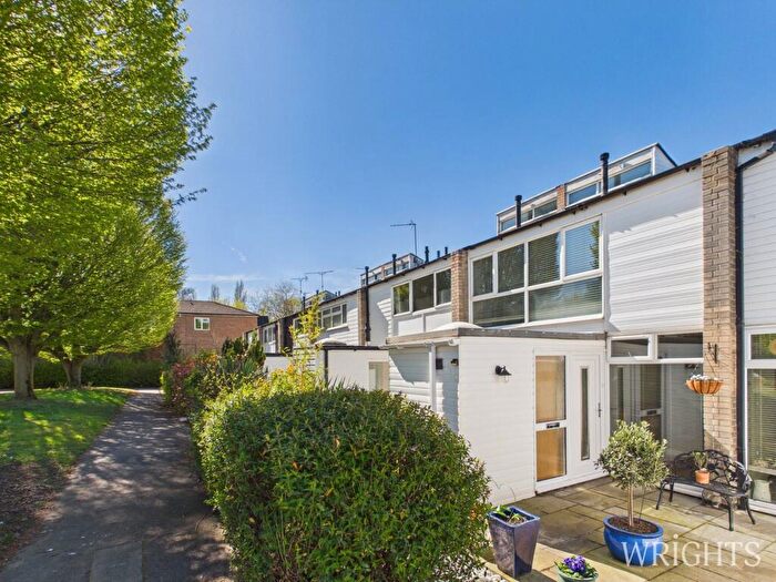 3 Bedroom Terraced House For Sale In The Moors, Welwyn Garden City, AL7