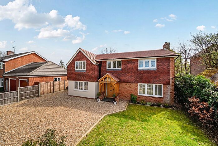 4 Bedroom Detached House For Sale In Recreation Road, Rowledge, Farnham, GU10