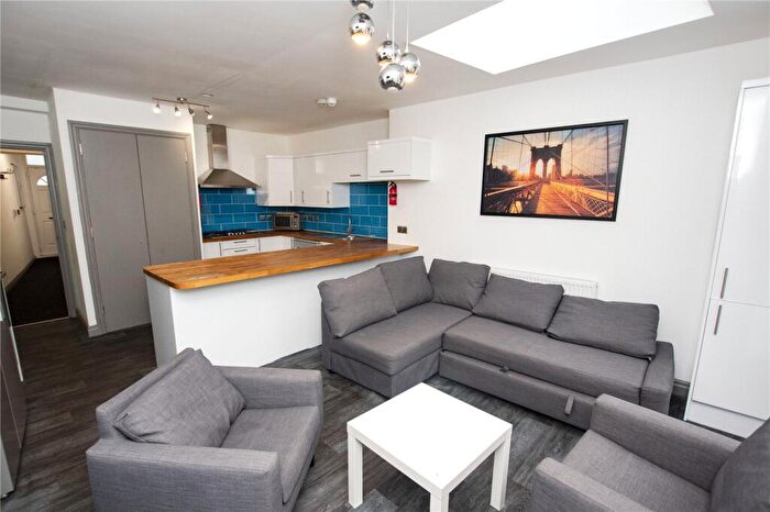 7 Bedroom House To Rent In Dale Road, Birmingham, West Midlands, B29